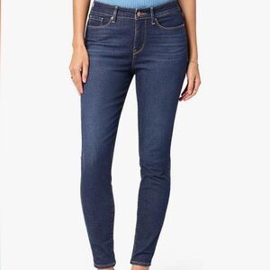 NWT | Levi Signature Dark Blue Skinny Jeans for Women​​
